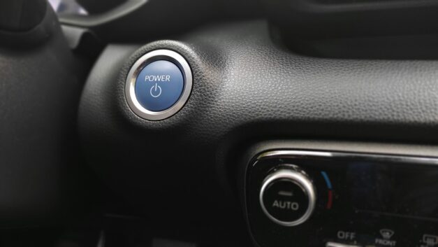 Toyota-Yaris-Hybrid-Test-16