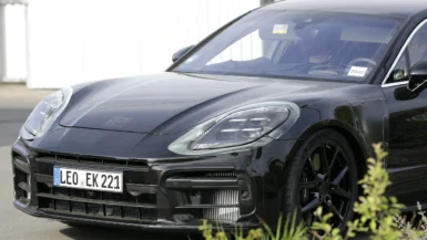 2024 Porsche Panamera spies-4