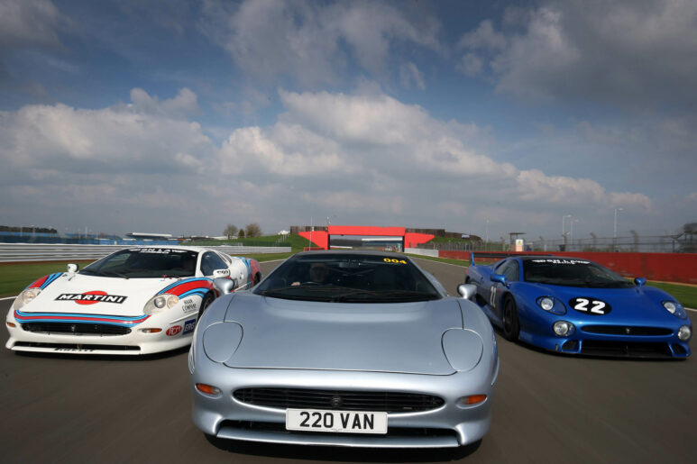 Jaguar XJ220