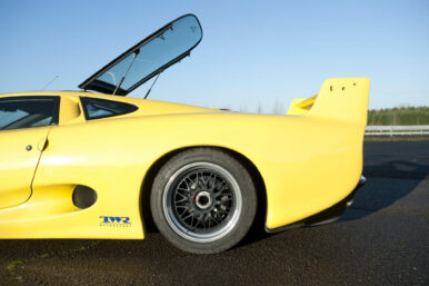 Jaguar XJ220