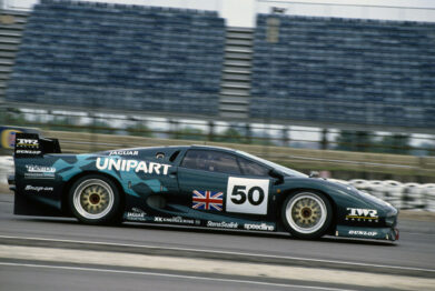 Jaguar XJ220