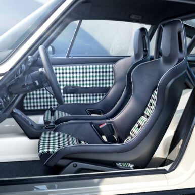 Singer Turbo Study Prosche 911