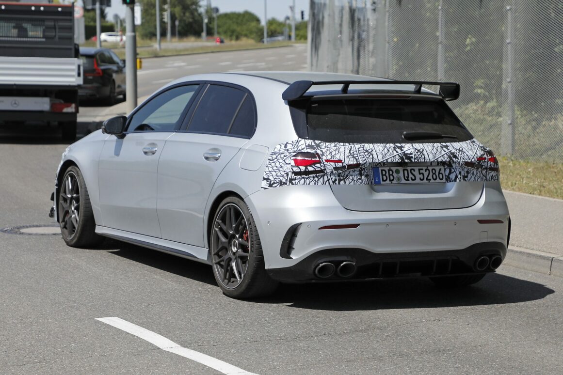 Mercedes-AMG A45 Facelift 011-min