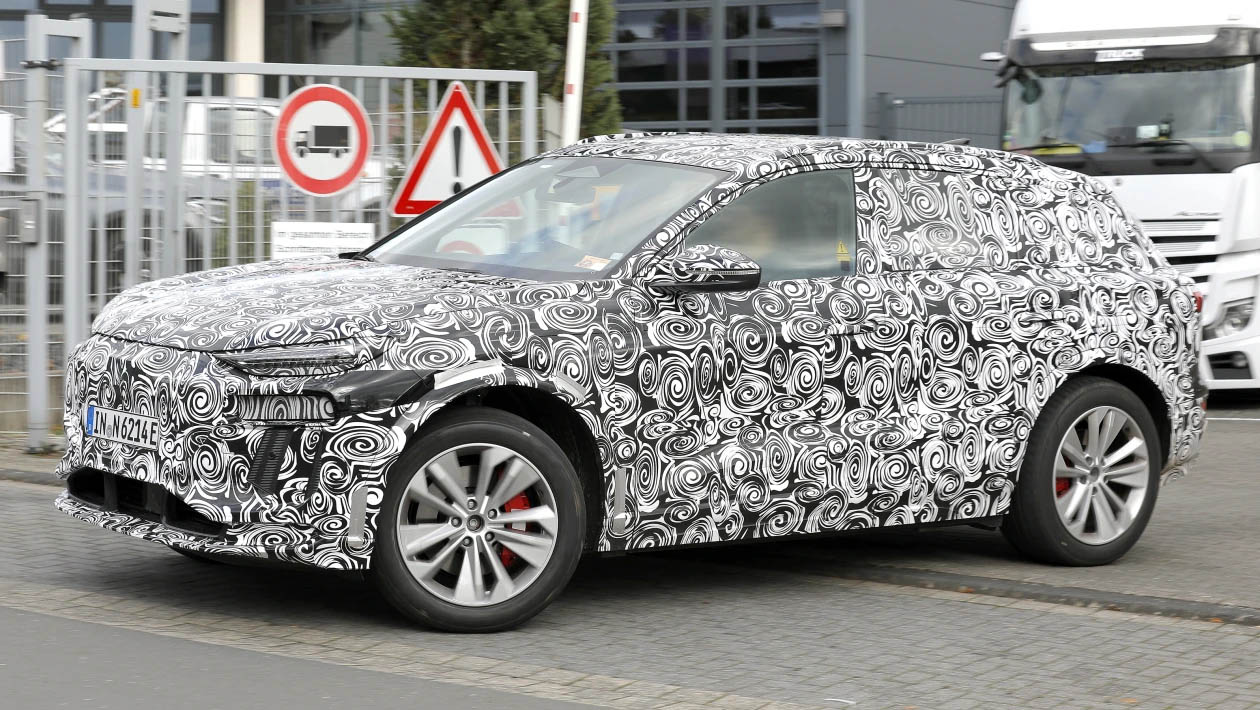 Audi RS Q6 e-tron SUV spy shot