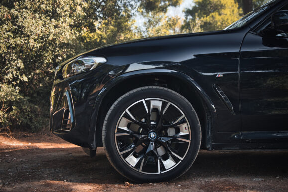 BMW iX3 fortisi ethniki odo 6