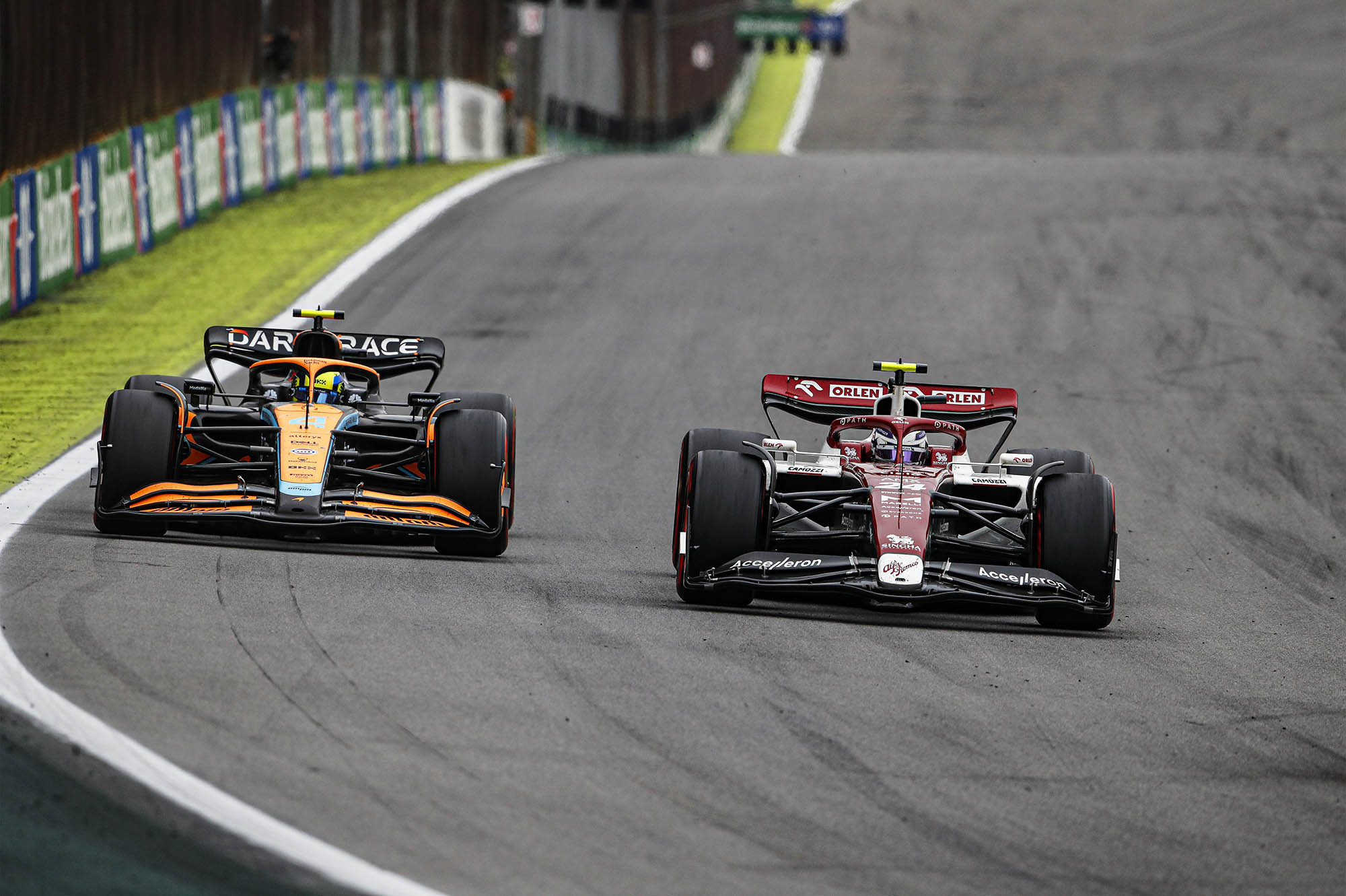 F1 - Lando Norris (McLaren) & Guanyu Zhou (Alfa Romeo), GP Βραζιλίας 2022