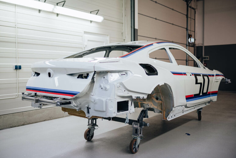 P90494987_highRes_bmw-3-0-csl-producti