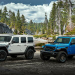 Rubicon 20th Anniversary editions: 2023 Jeep® Wrangler Rubicon 4xe (left) and 2023 Jeep Wrangler Rubicon 392