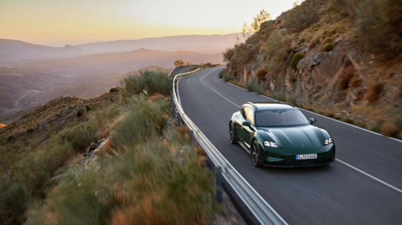 Porsche Taycan Cross Turismo