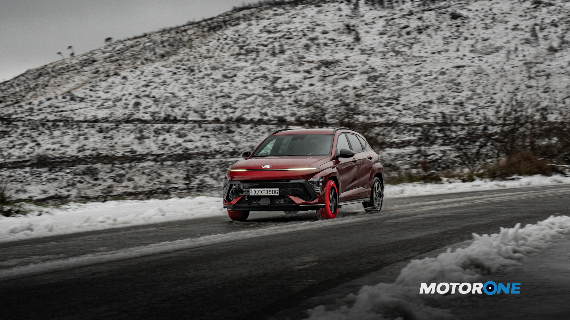 Driving-Snow-Hyundai-Kona-1