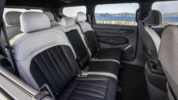 KIA-EV9-gtline-interior-7_seater-hires-021