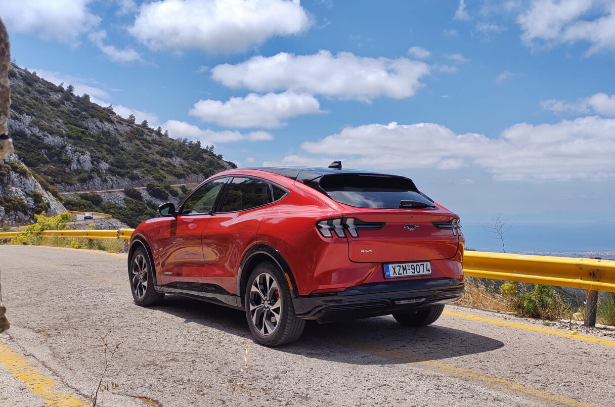 Ford Mustang Mach E X 4WD ER 2024 (2)