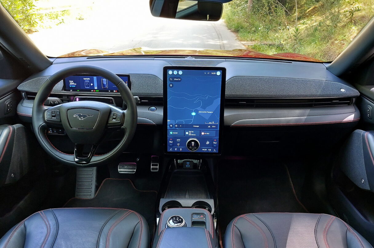 Ford Mustang Mach E X 4WD ER 2024 (27)