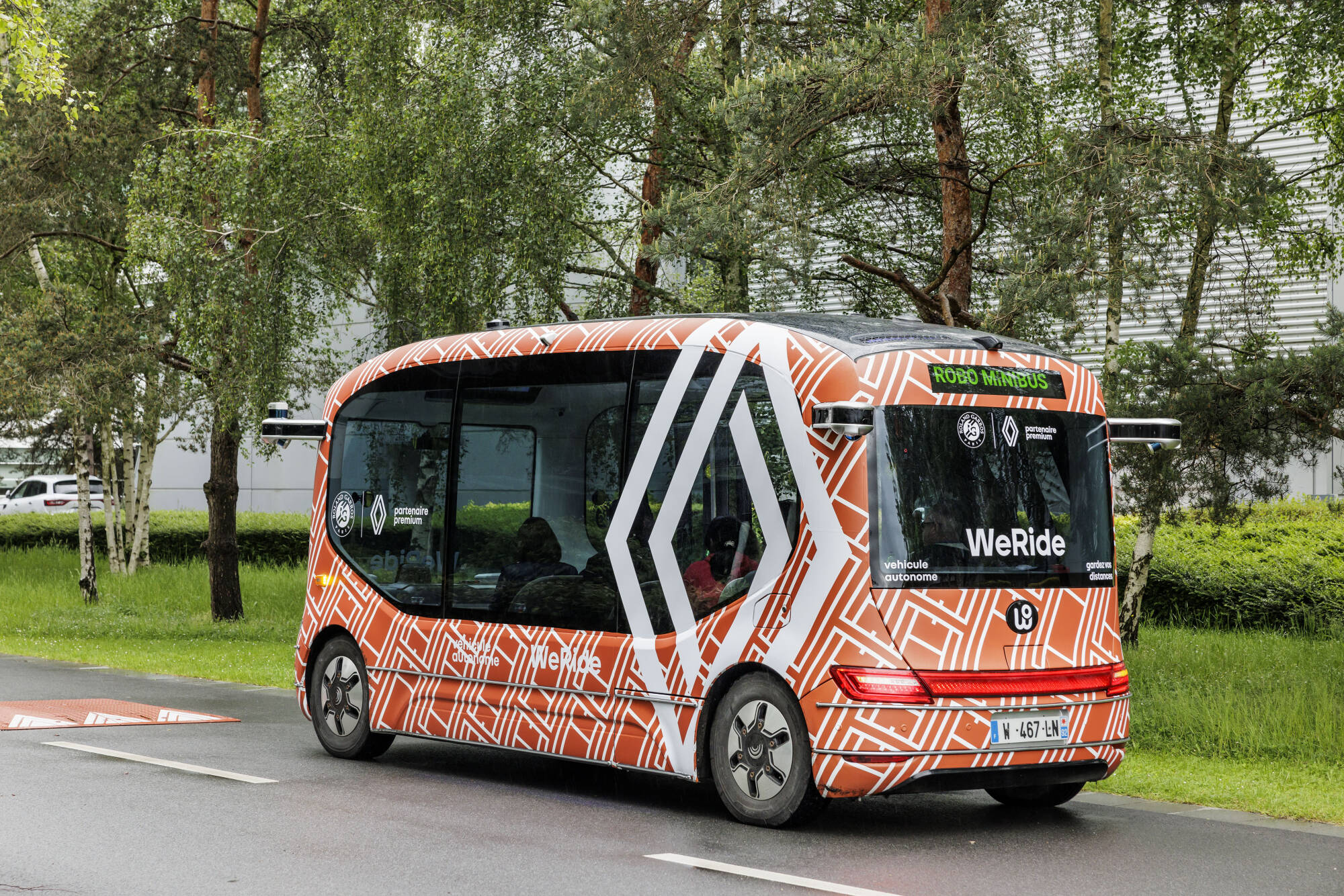 Renault Group Experimentation Auntonomous Shuttle @Roland Garros 2024 (1)