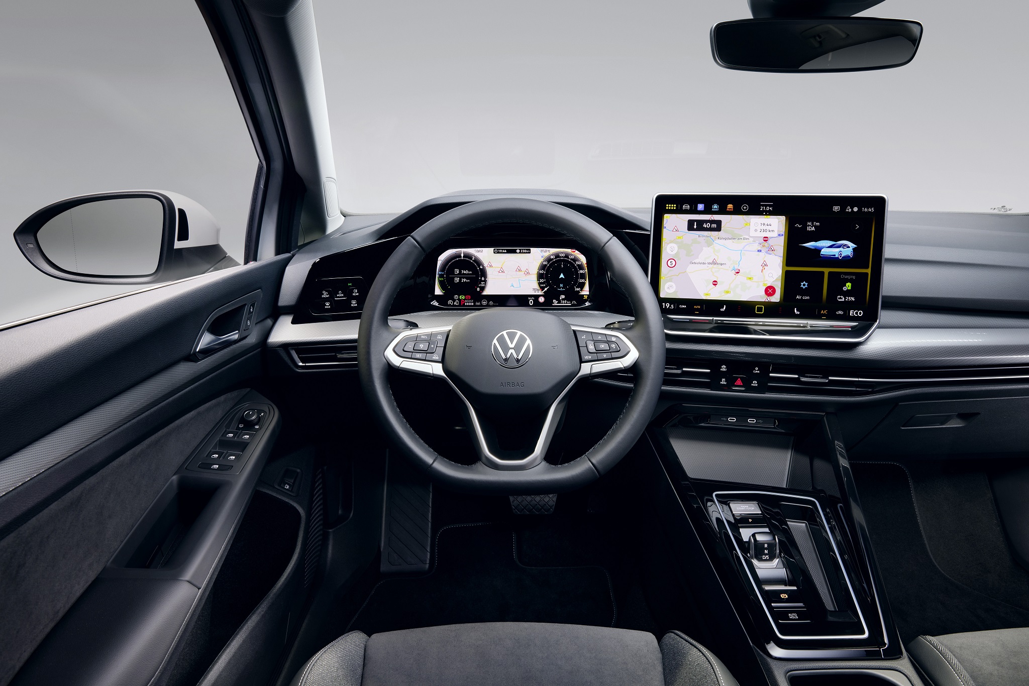 The new Volkswagen Golf eHybrid