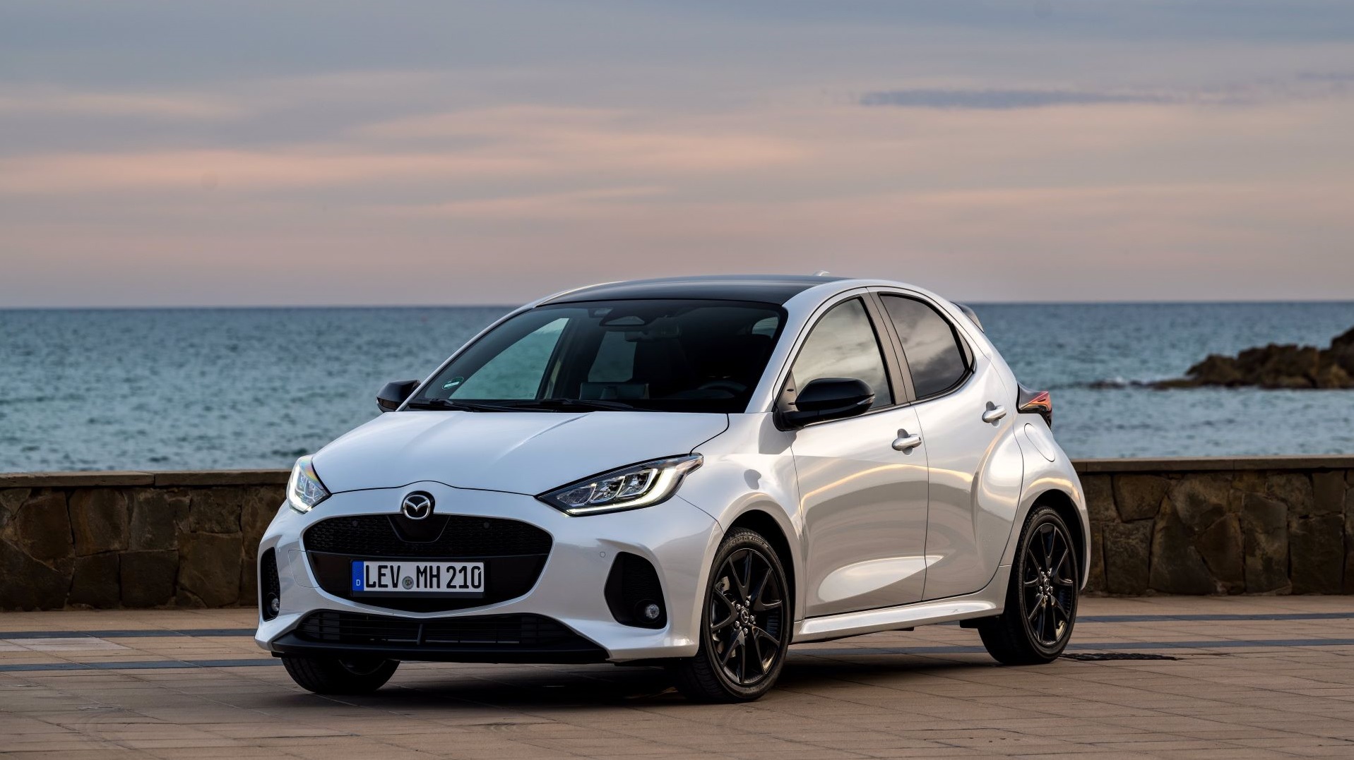Mazda2 Hybrid 2024 white 3