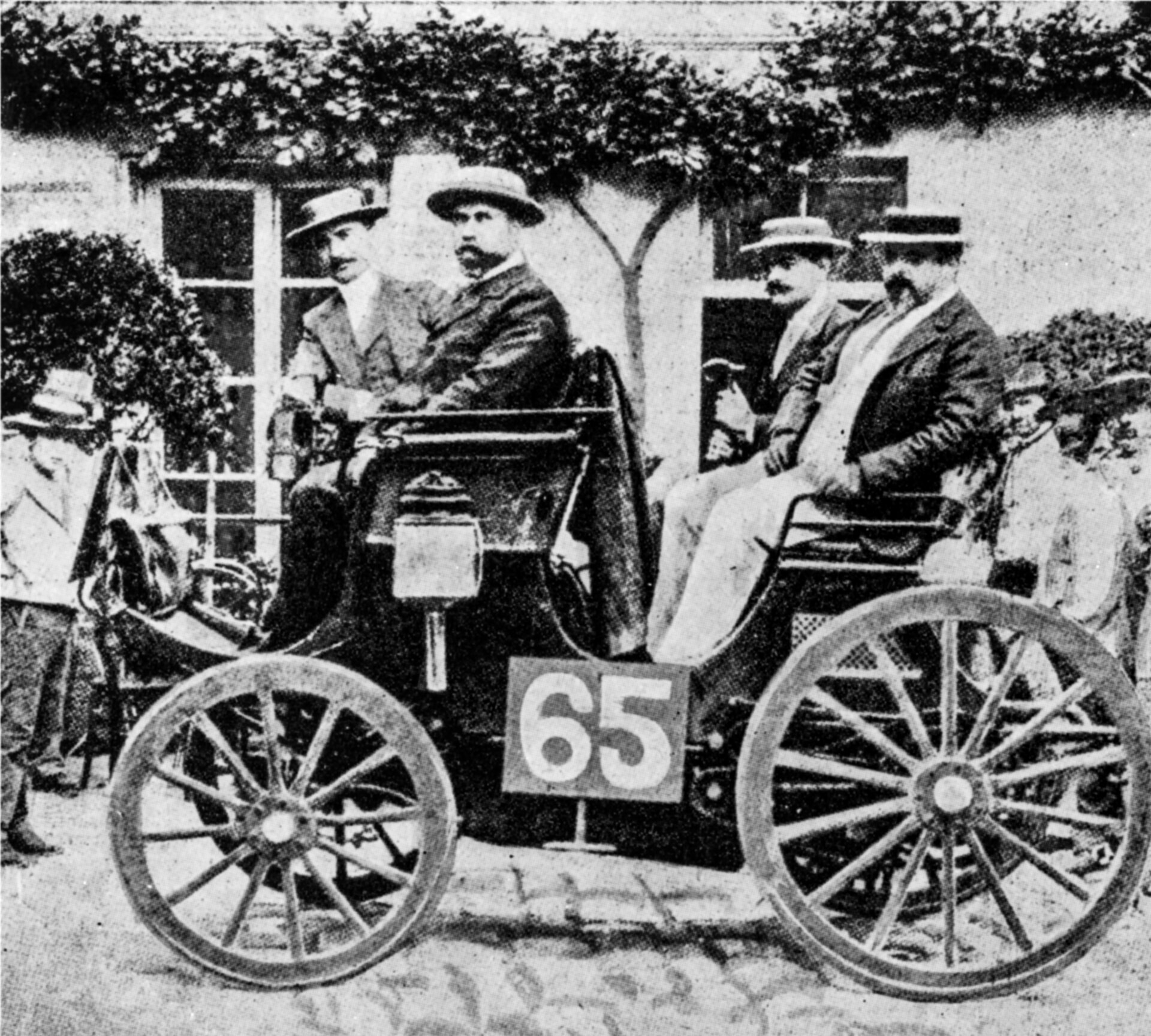 130 Jahre Motorsport von Mercedes Benz: Zahlreiche Jubiläen 2024 und erweitertes digitales Motorsportarchiv 130 years of motorsport at Mercedes Benz: Numerous anniversaries in 2024 and expanded digital motorsport archive