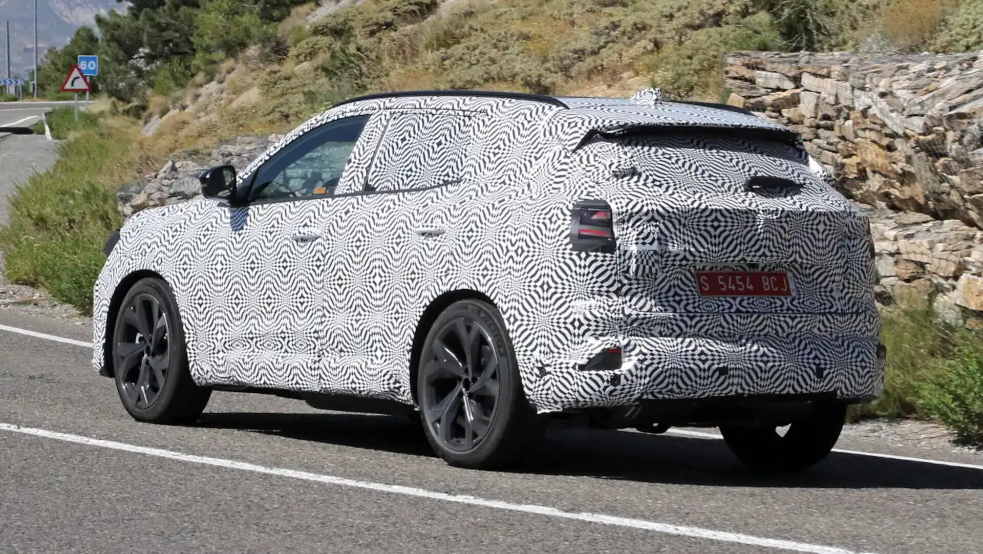 Renault Austral 2024 spy shots 4