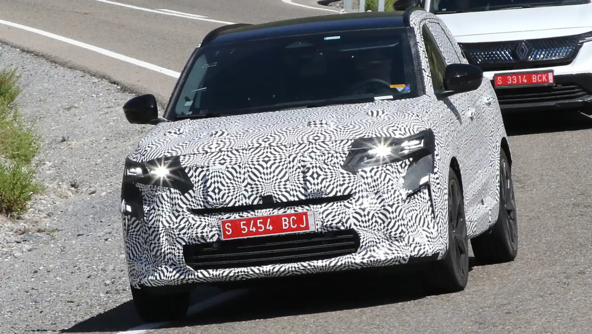 Renault Austral 2024 spy shots