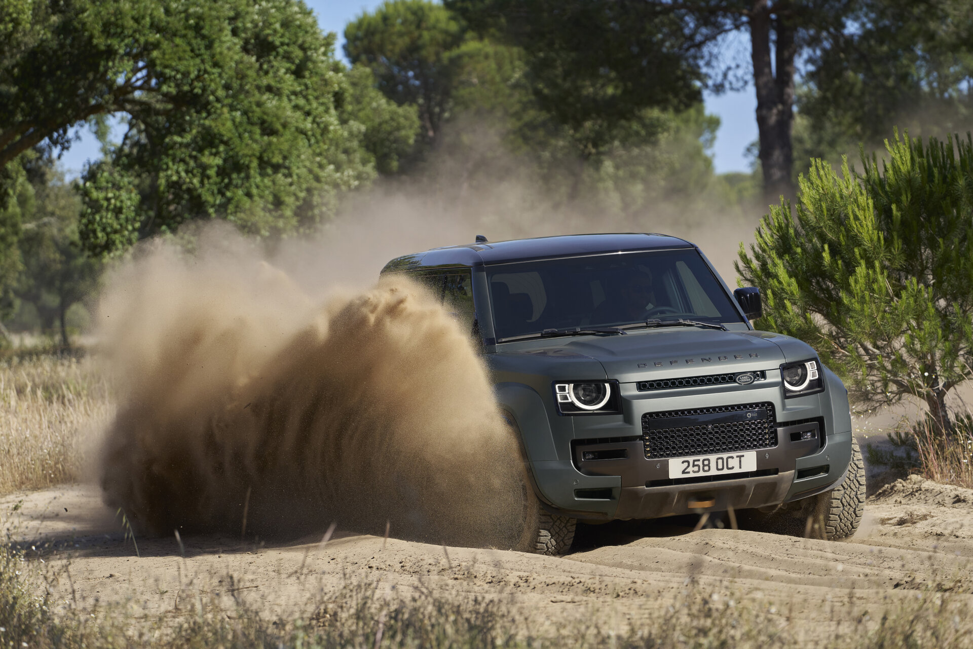 land rover defender octa (27)