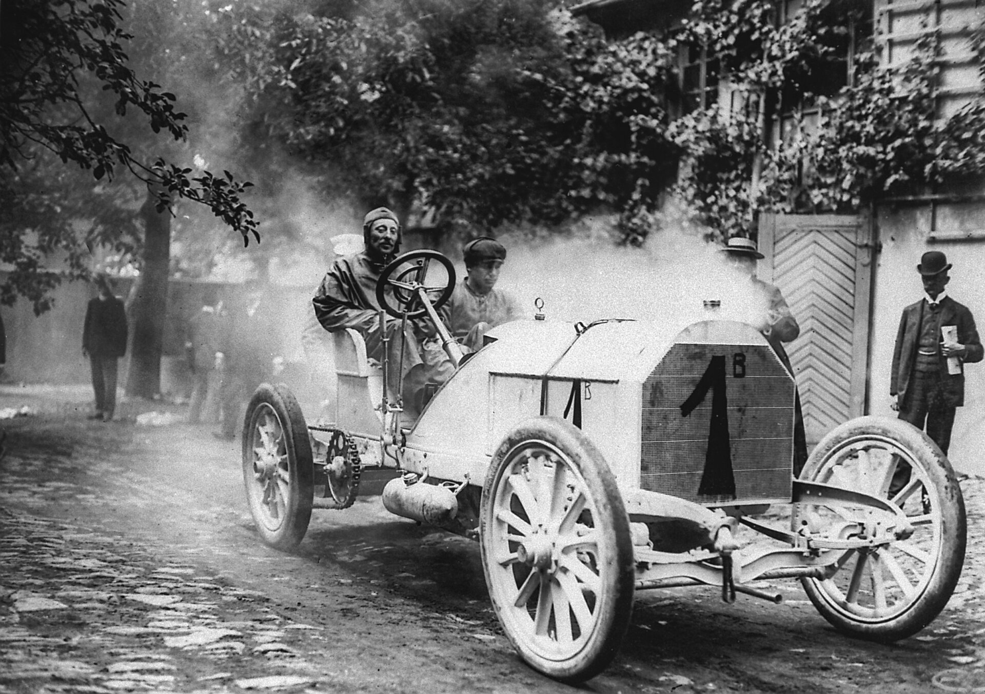 130 Jahre Motorsport von Mercedes Benz: Zahlreiche Jubiläen 2024 und erweitertes digitales Motorsportarchiv 130 years of motorsport at Mercedes Benz: Numerous anniversaries in 2024 and expanded digital motorsport archive