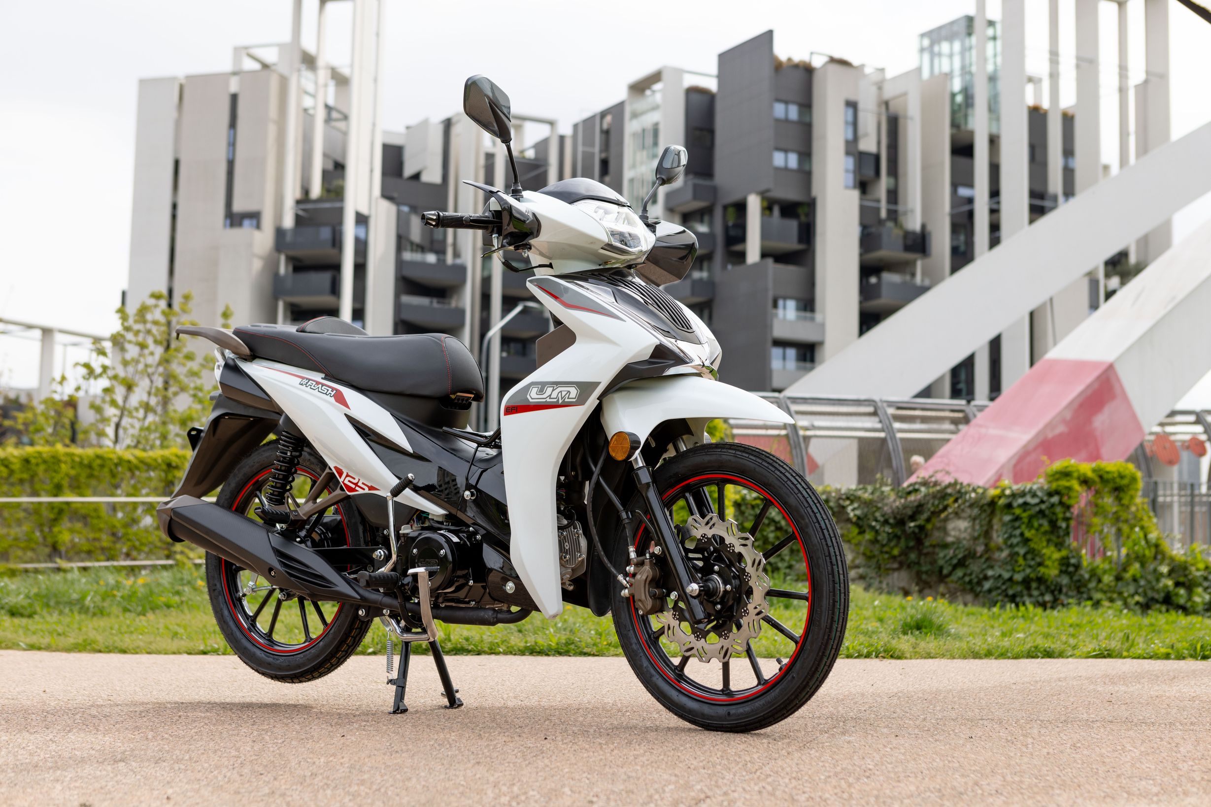 um flash 125