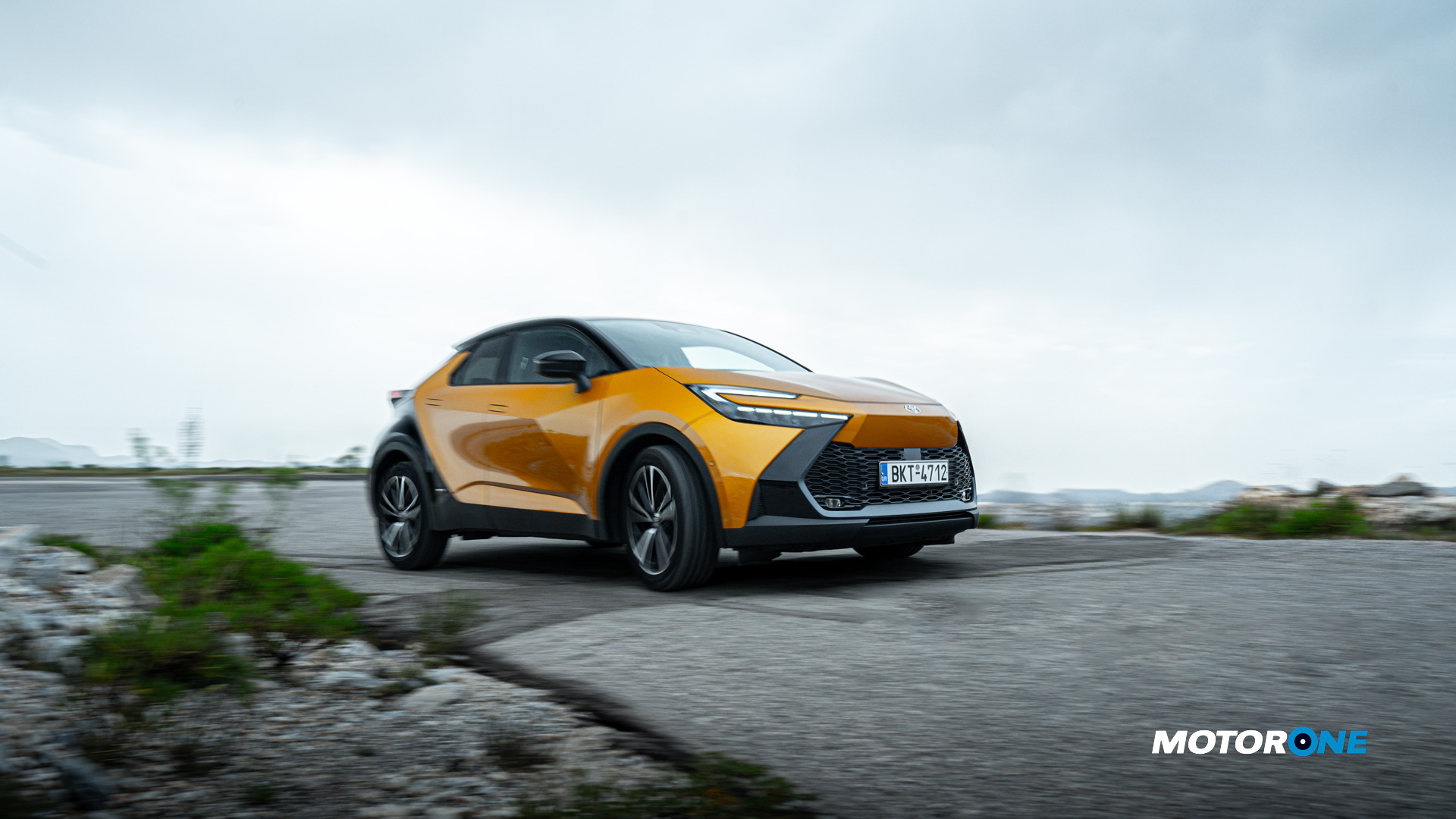 Toyota C HR 2.0 HEV AWD i TEST 2024 (31)