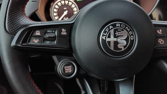 Alfa Romeo Gulia 2.0T 280PS Q4 2023 (14)