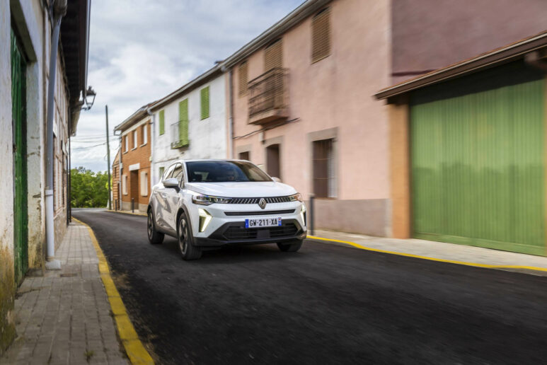 New Renault Captur E Tech full hybrid 145 Techno Arctic White (4)