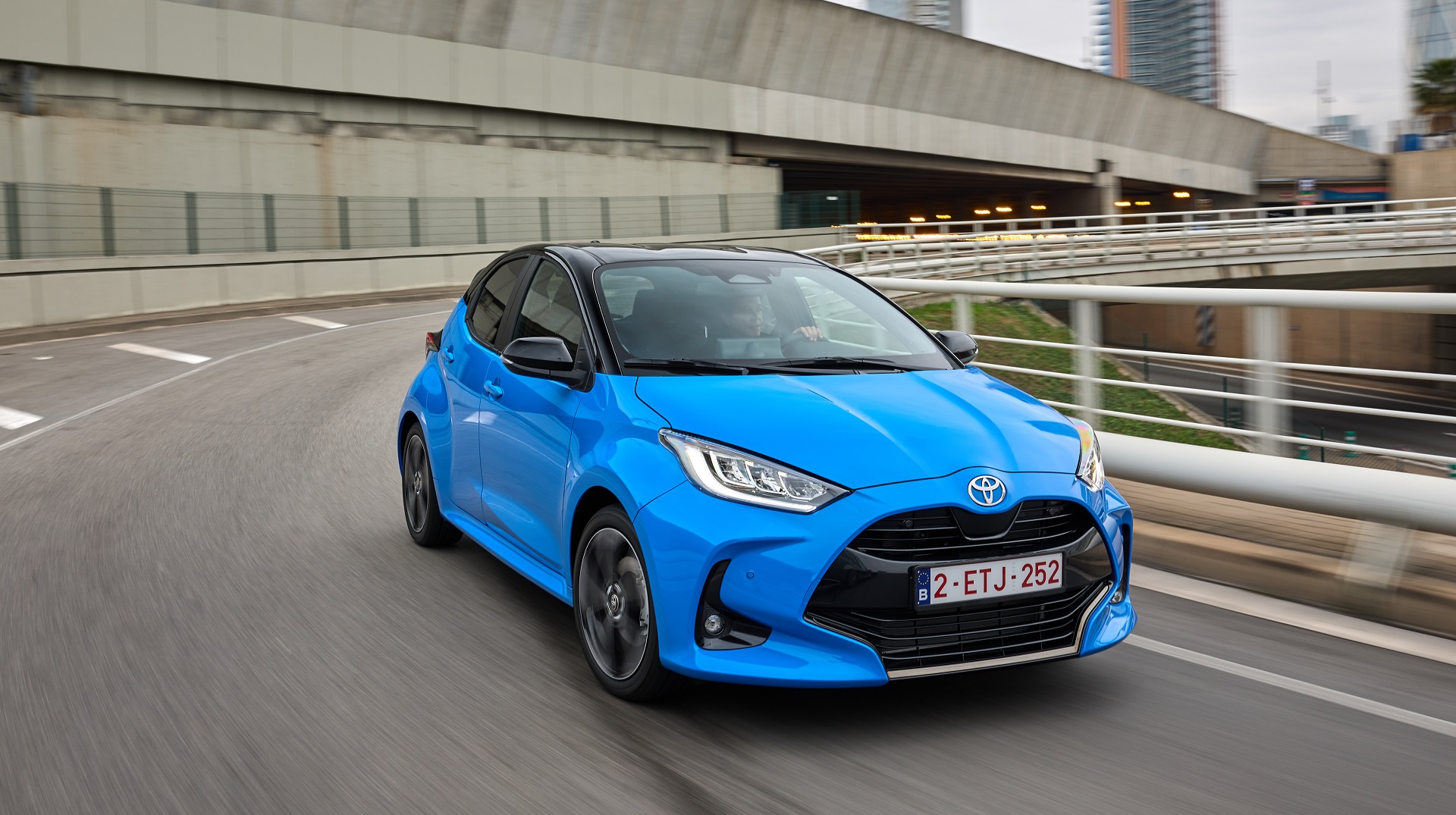 Toyota Yaris 2024 Hybrid 130 12