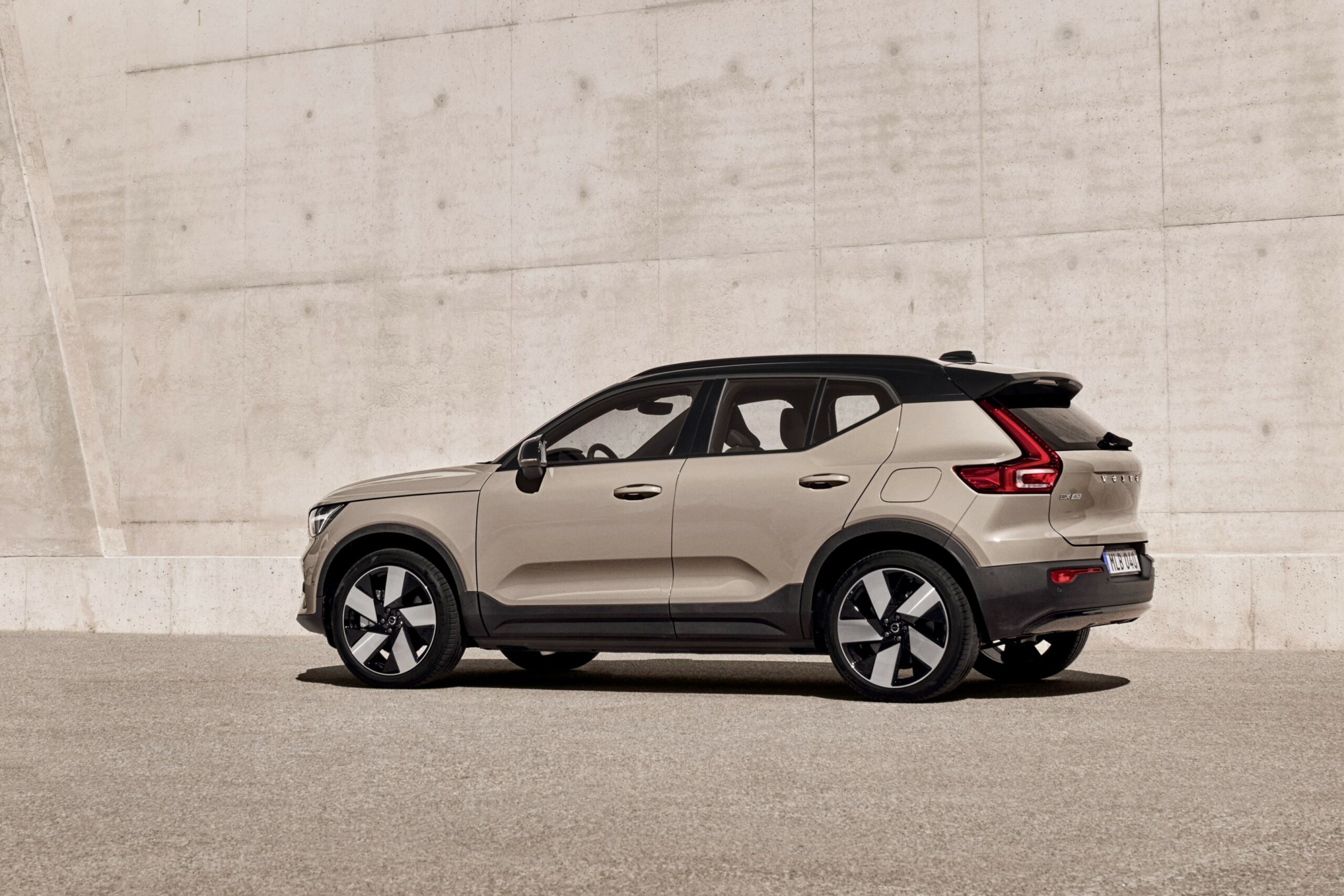 Volvo EX40