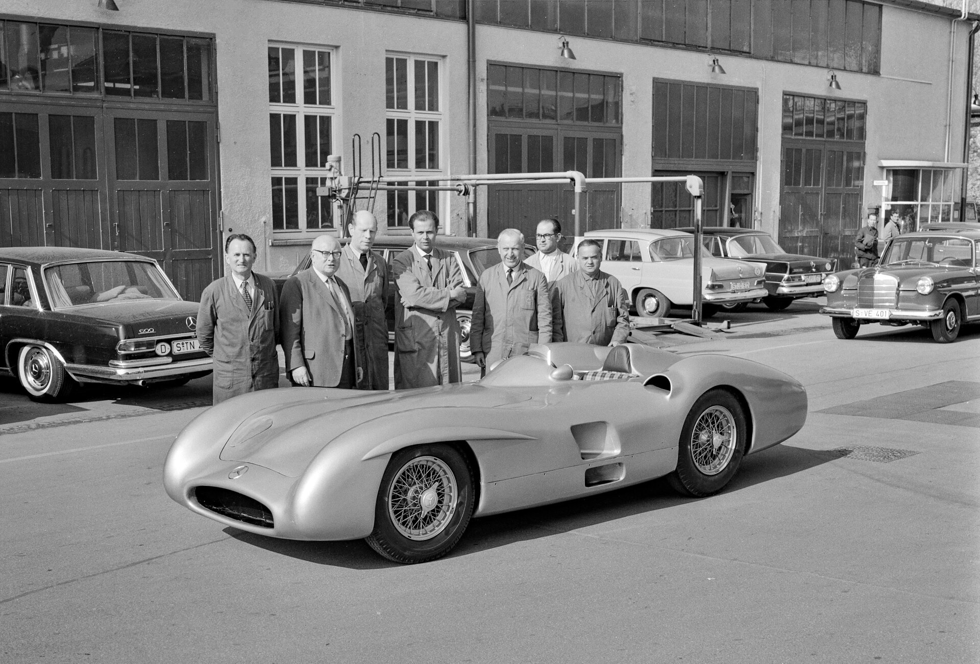 Mercedes Benz W 196 R Stromlinienrennwagen von 1954: Einer der bedeutendsten Rennwagen der Welt wird in Stuttgart von RM Sotheby’s gemeinsam mit der Mercedes Benz Heritage GmbH versteigert werden 1954 Mercedes Benz W 196 R With Streamlined Body: One of