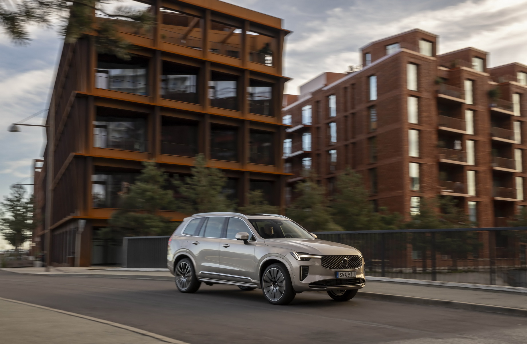 New Volvo XC90 T8 eAWD Plug in Hybrid (10)