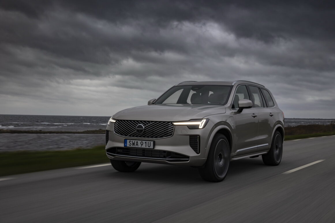New Volvo XC90 T8 eAWD Plug in Hybrid (12)