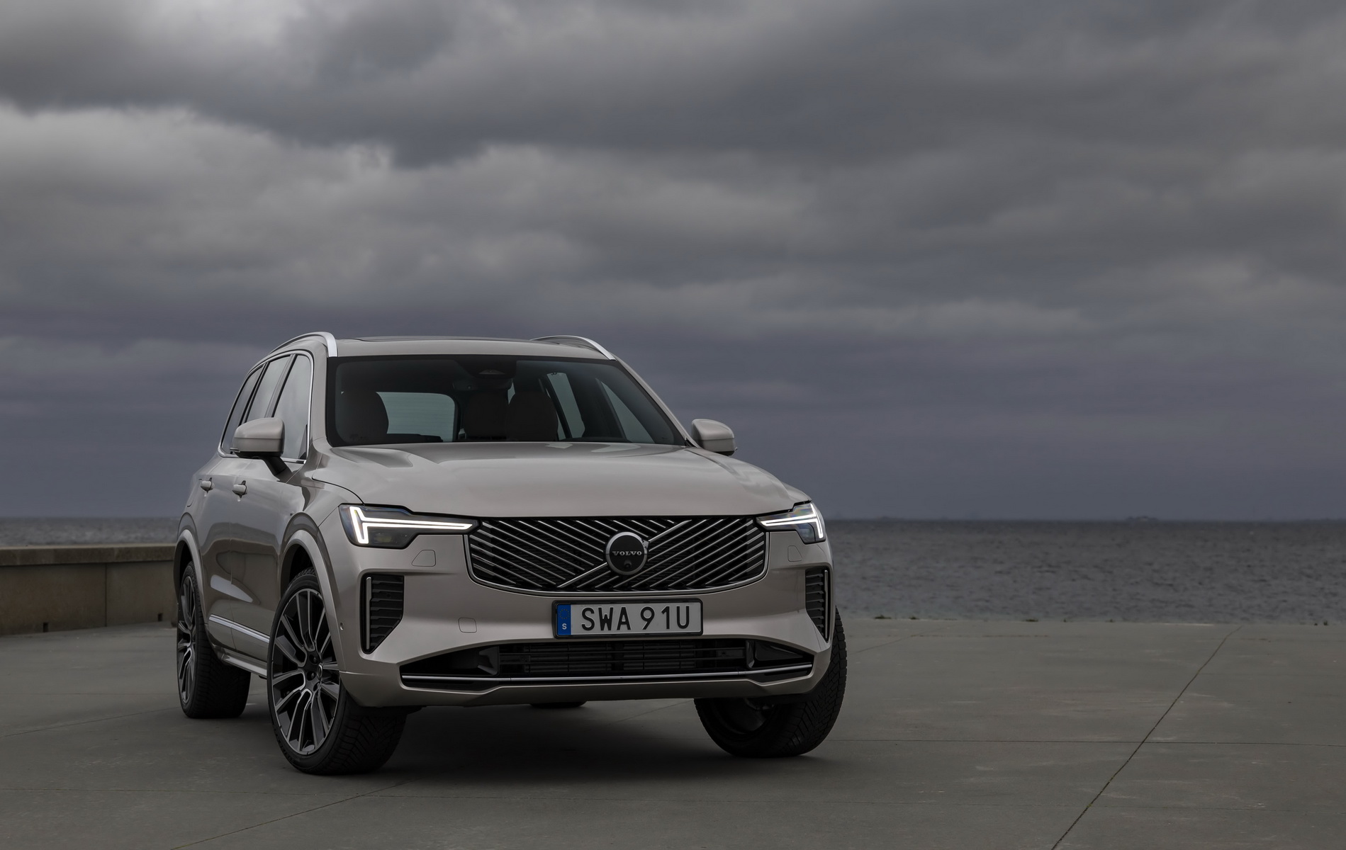 New Volvo XC90 T8 eAWD Plug in Hybrid (23)