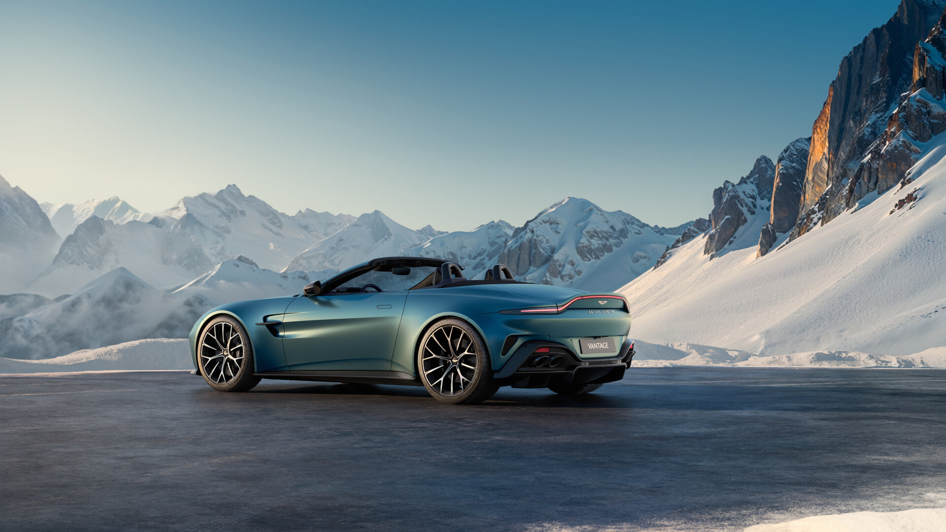 Aston Martin Vantage Roadster 6
