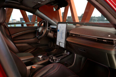 FORD MUSTANG MACH E 03