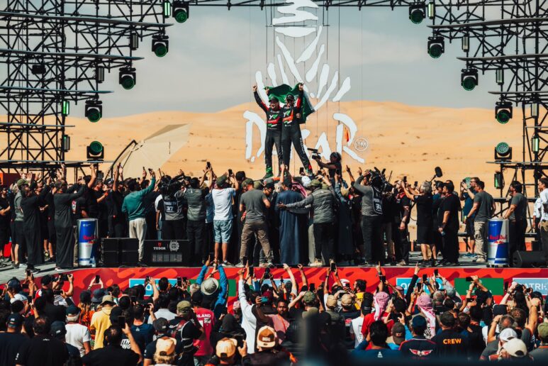Yazeed Al Rajhi (Overdrive Toyota Hilux) Dakar 2025 (1)