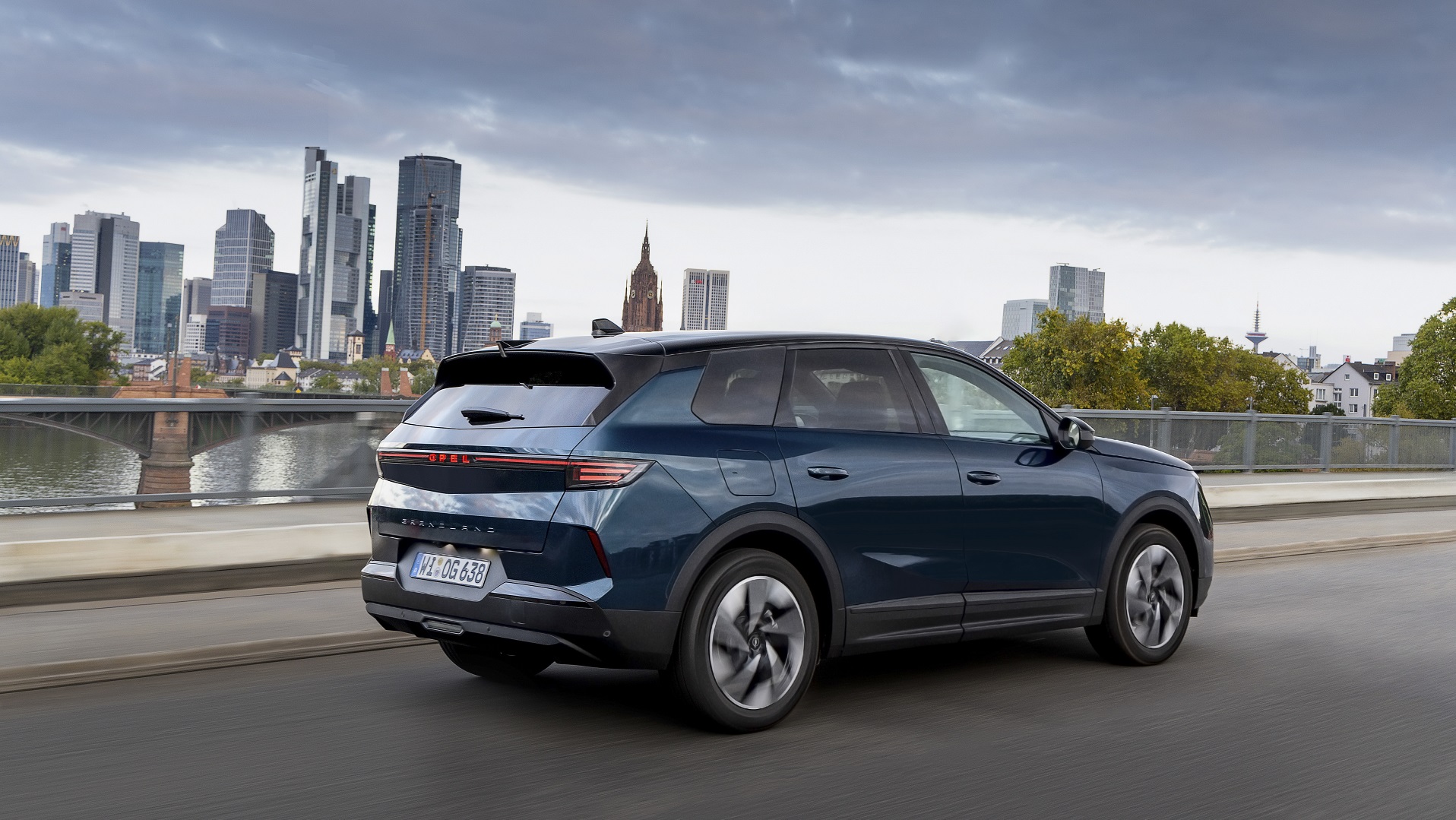 Opel Grandland Hybrid 2025 blue (25)