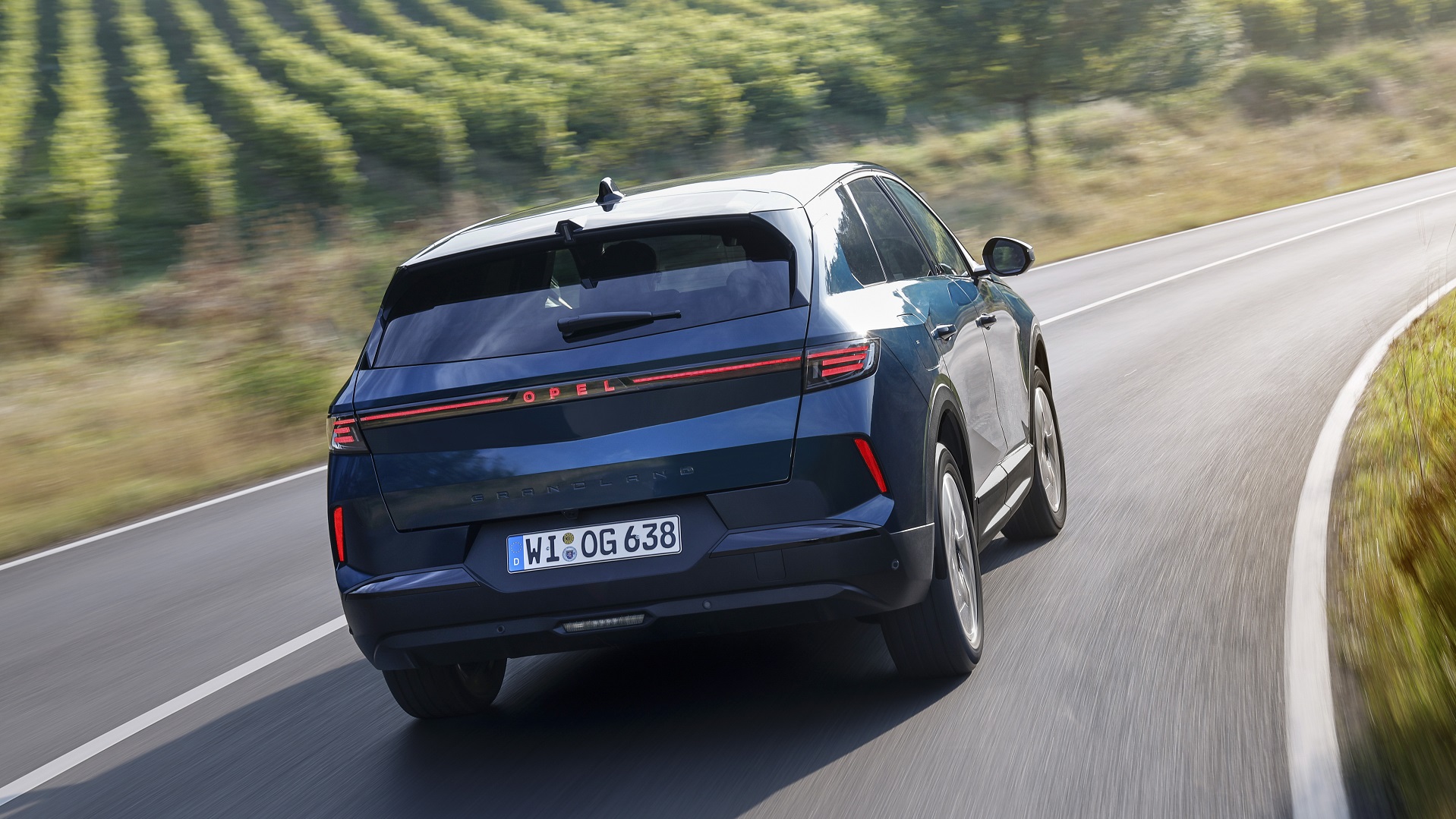 Opel Grandland Hybrid 2025 blue (5)