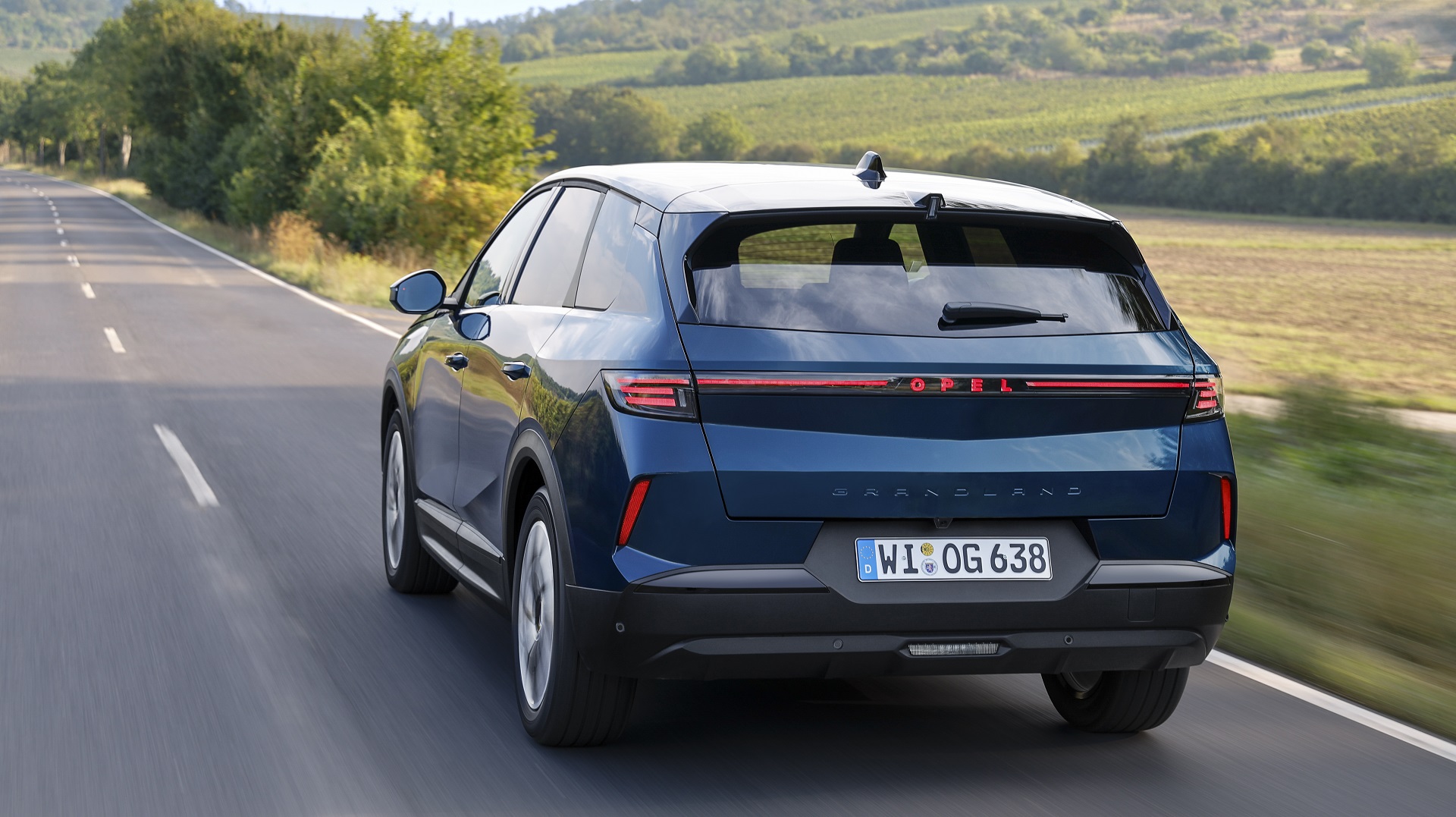 Opel Grandland Hybrid 2025 blue (6)