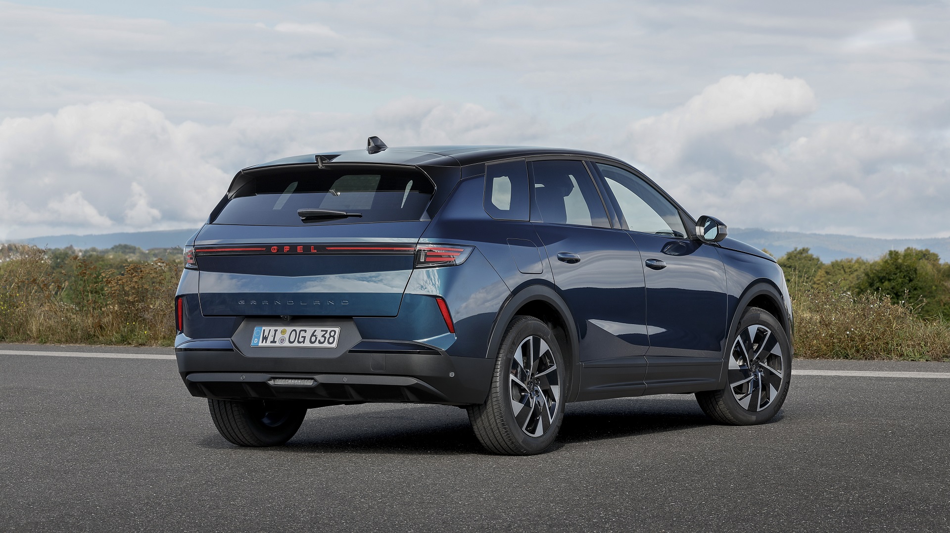 Opel Grandland Hybrid 2025 blue (8)