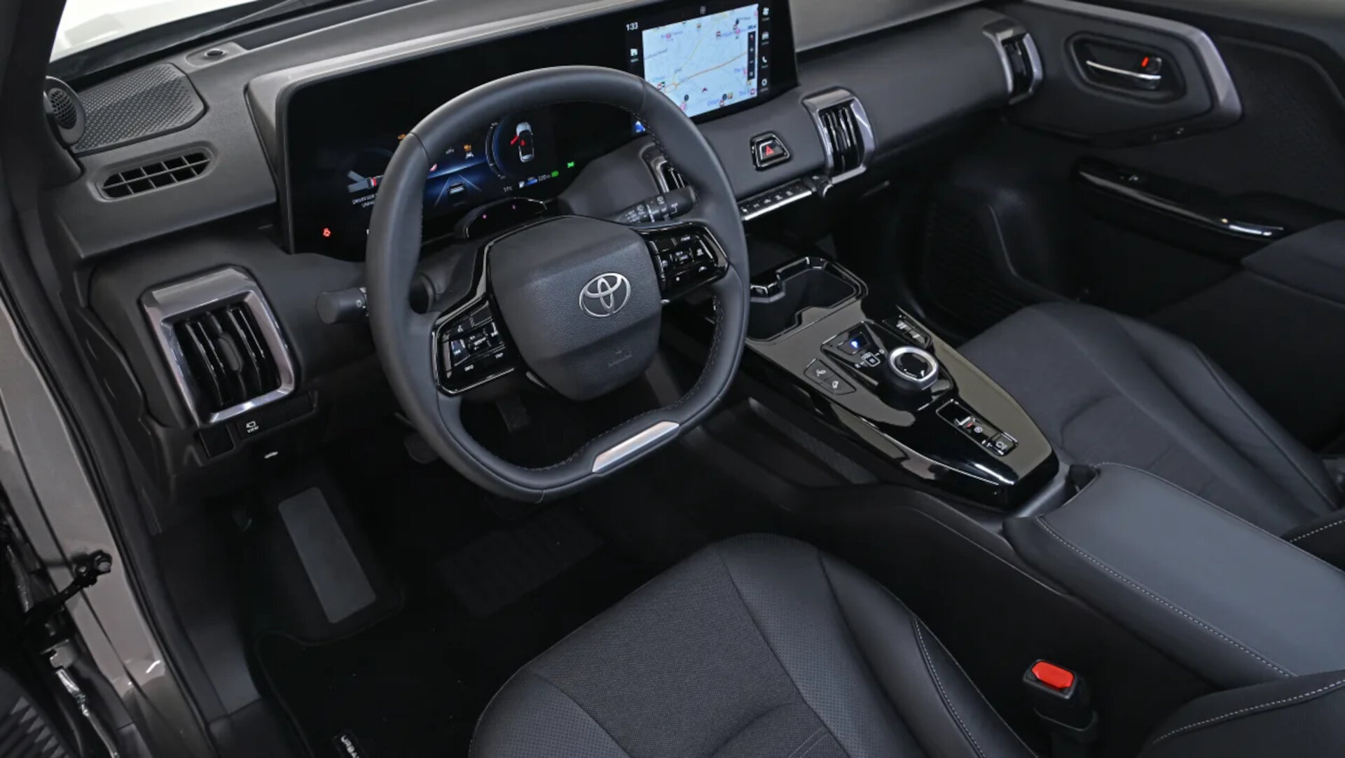 Toyota Urban Cruiser interior (5) Toyota Urban Cruiser interior (5)