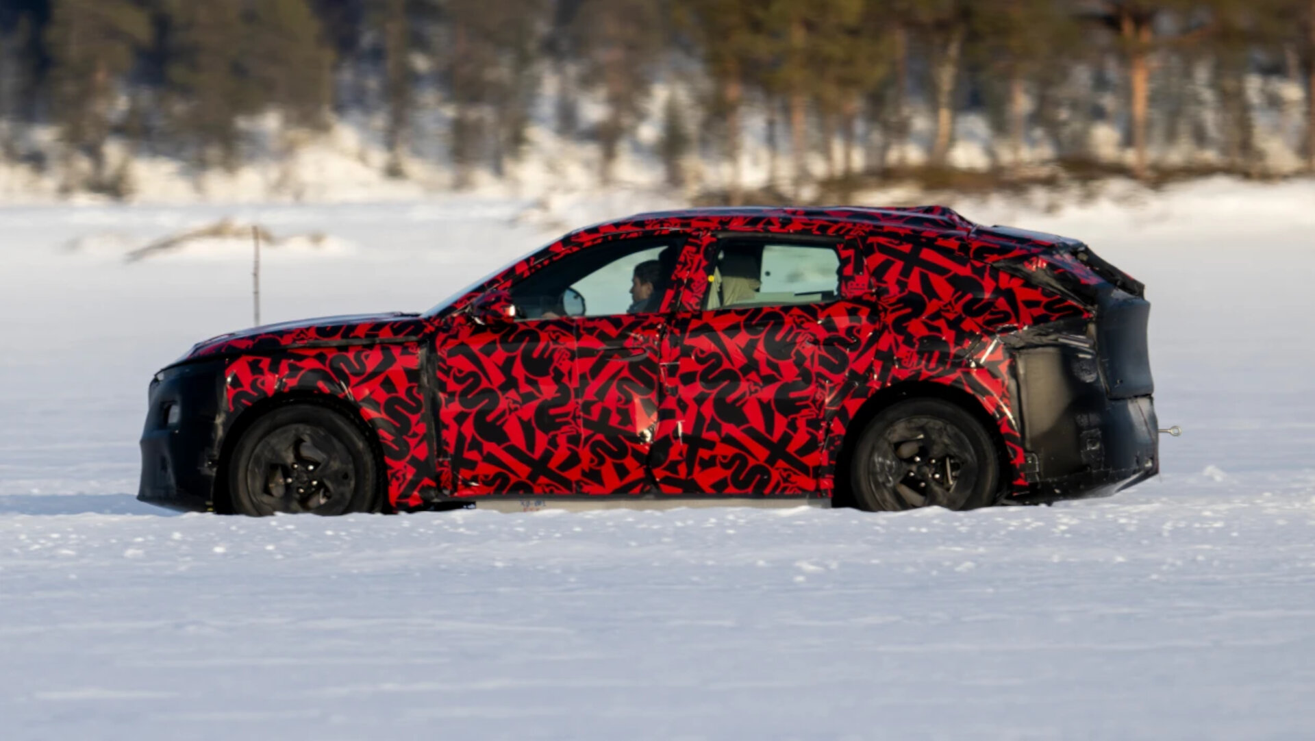 Alfa Romeo Stelvio test car 2 Alfa Romeo Stelvio test car 2