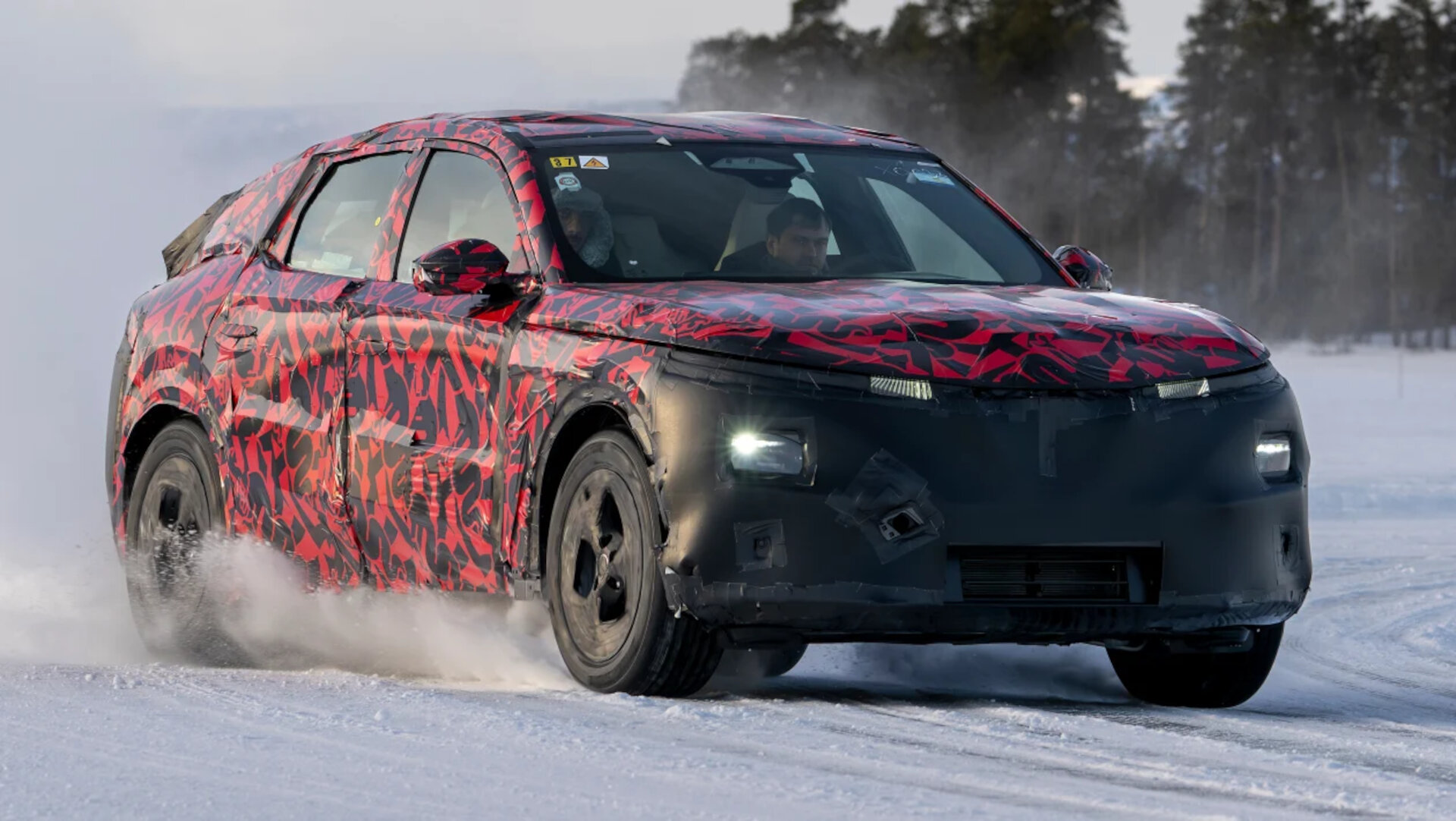 Alfa Romeo Stelvio test car 4 Alfa Romeo Stelvio test car 4