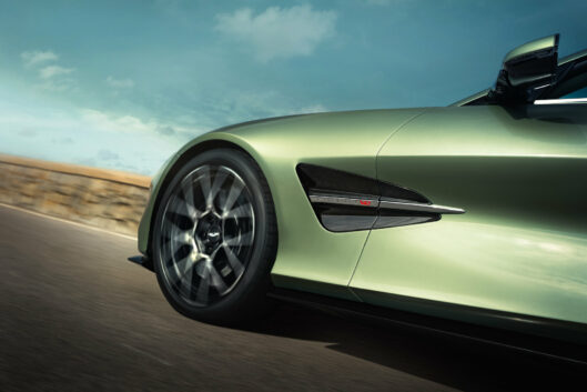 Aston Martin Vanquish Volante 06