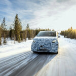 Neue Mercedes Benz Großraumlimousinen meistern Wintererprobung am Polarkreis New Mercedes Benz MPVs master winter testing in the Arctic Circle