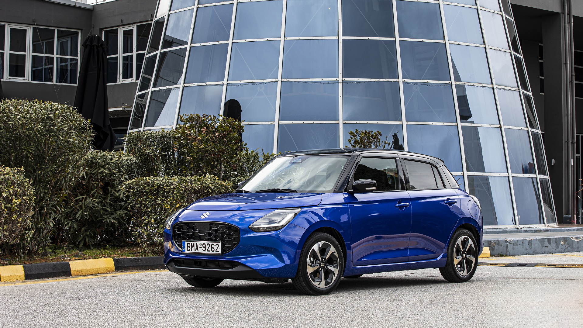Suzuki Swift GR blue 2025 (1)