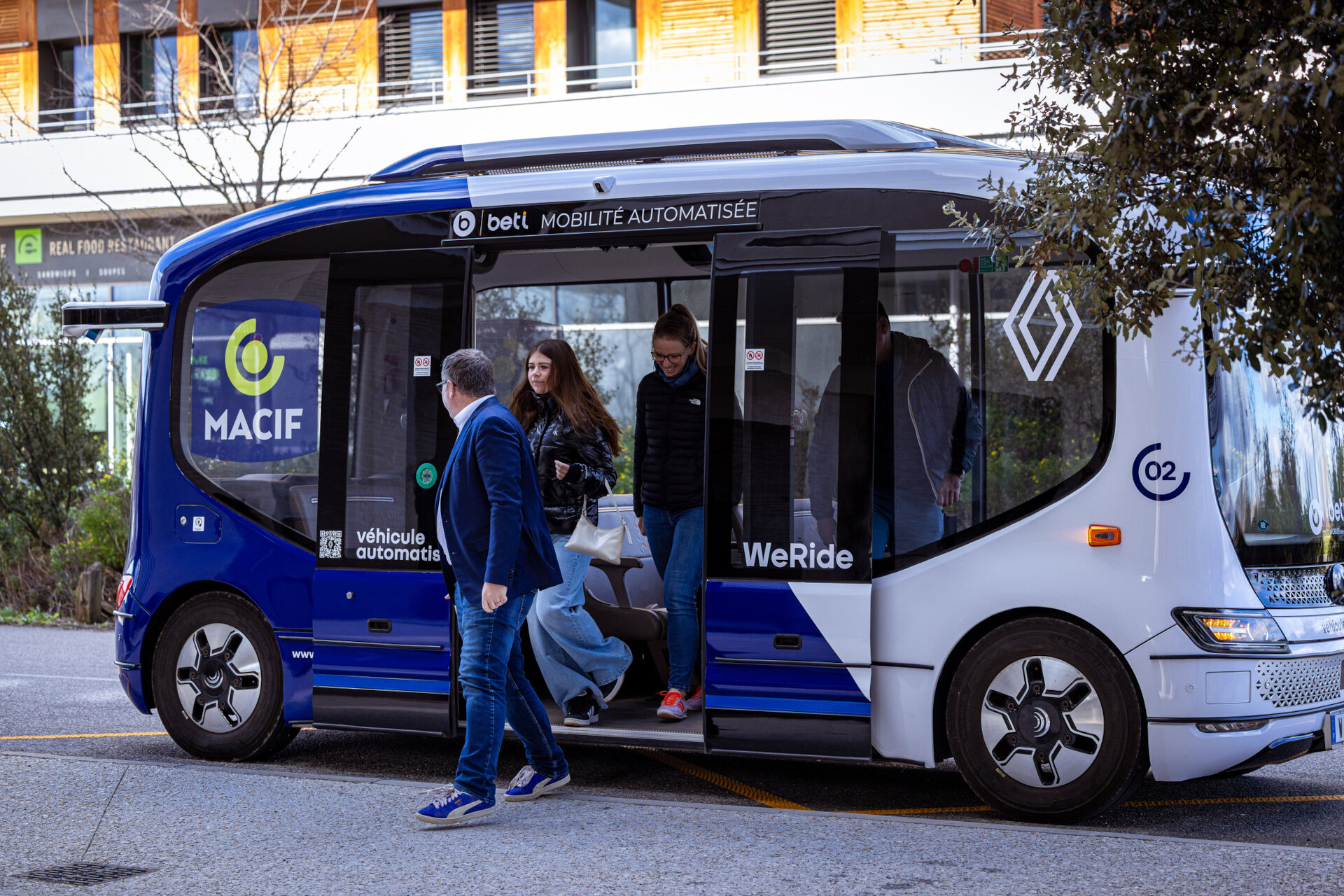 renault autonoma minibus 3