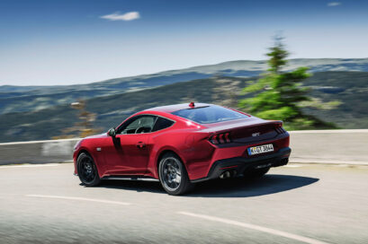 FORD MUSTANG COUPE 02